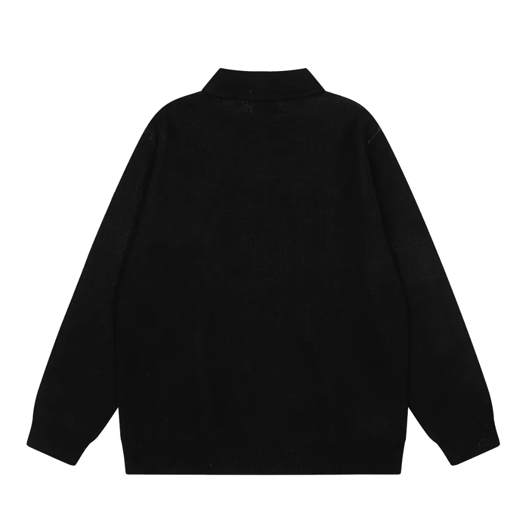 P250 Top quality" Style number: DS164# (not off the shelves all year round) [Ralph Lauren autumn and winter Malaysia embroidered logo knitted POLO lapel sweater] ✅Ralph Lauren Ralph Lauren classic basic lapel POLO same style knitted autumn and winter sweater for men and women ✅Main supplier platform live broadcast Wholesale entity Replenish when out of stock Not off the shelf ✅ZP quality 1:1 version Scan the code to enter the GF website Counter quality ✅Detailed quality is the only one in Guangzhou Imported quality cotton yarn, 750g weight, focusing on high-end, cost-effective, good quality, needless to say, ✅The version is restored to the original order, the maximum size can be worn up to 190 pounds, loose, comfortable and stress-free, ✅The upper body is simple and easy to match, a must-have for male gods. Good-looking clothes are never picky. A must-have in couples' wardrobes. Size: S-XL. Color: Milk white, gray, black and white, black and red, navy white label, navy red label